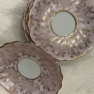 Beautiful vintage 4.5 inch lavender and gold plates. Set of 6.